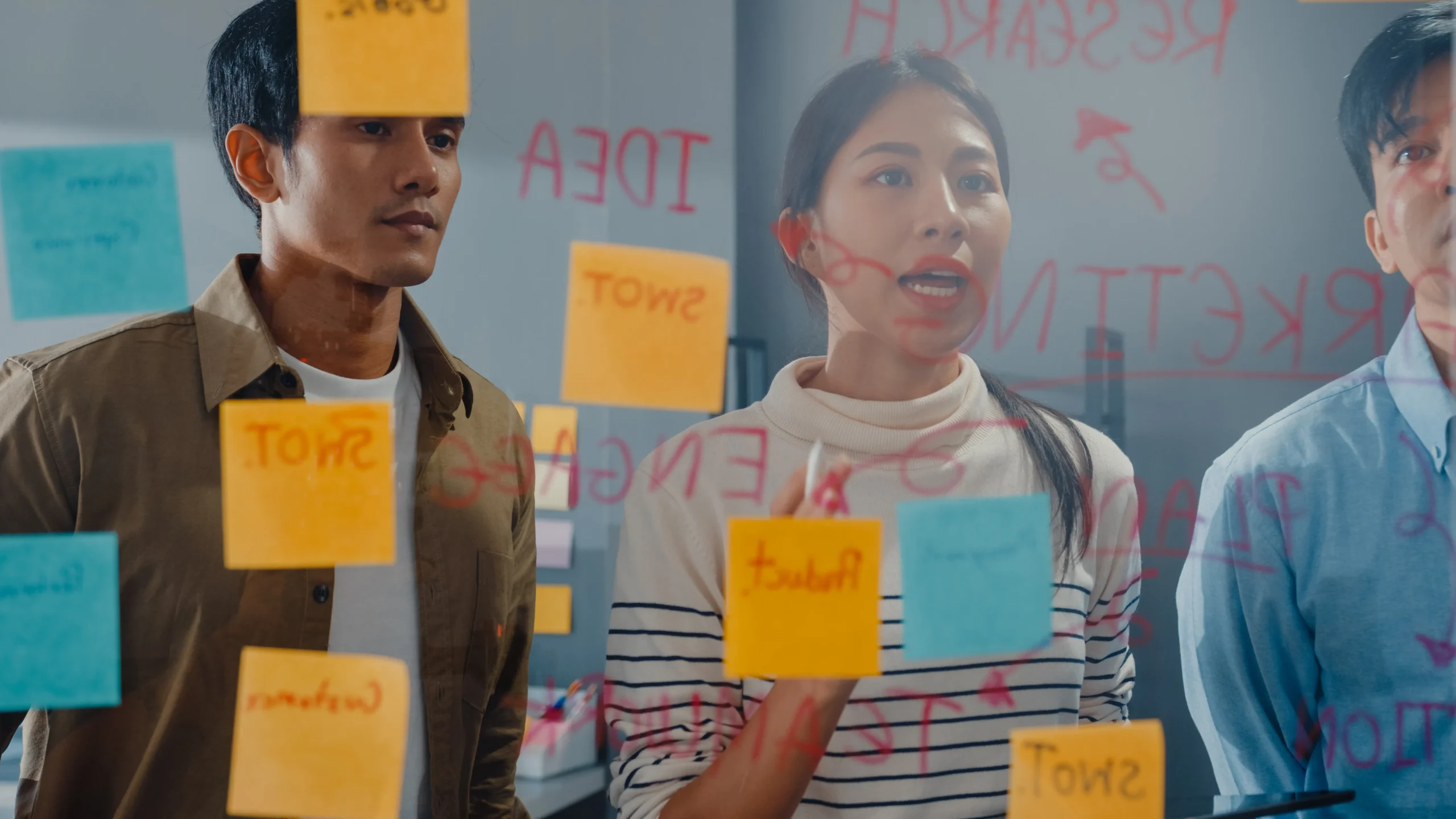 Skyline of Dubai Marina representing hedge fund growth in the UAE